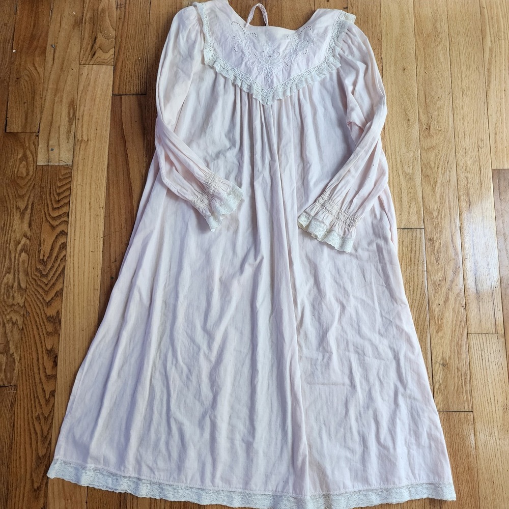 Verena Vintage 70s Pink Cottagecore Bohemian Lace Nightgown Medium